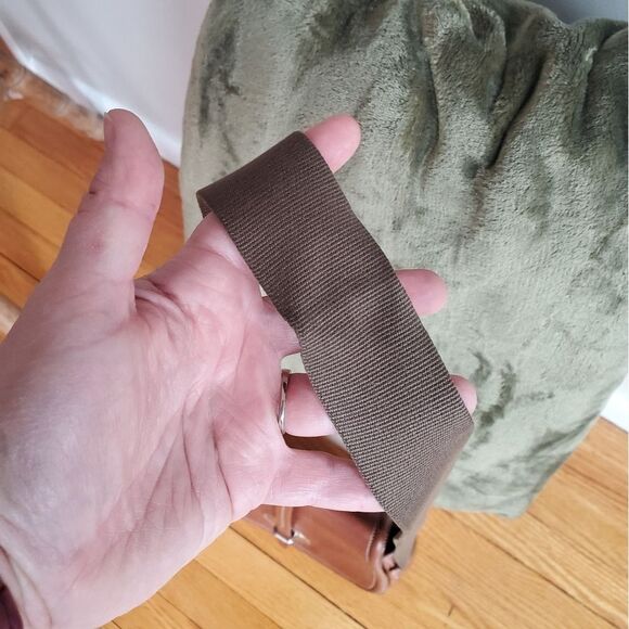 Dooney & Bourke red/brown vintage leather Florentine Toscana medium saddle bag - Picture 14 of 14